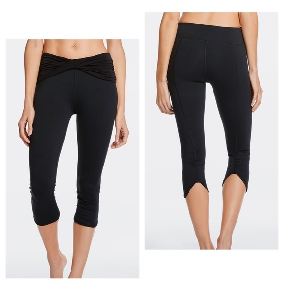Fabletics Pants - Fabletics Kastos Crop Leggings in Black XS 🌸